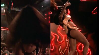 Salma Hayek nue