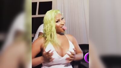Nicki Minaj nue