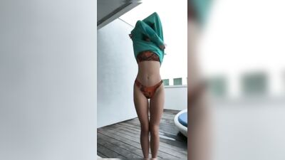 Naked Megnutt