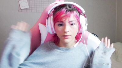 Толық уақытты crybaby XXX OnlyFans
