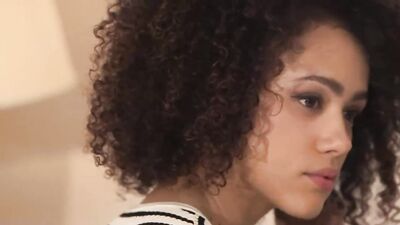 Nathalie Emmanuel nago
