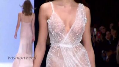 Anastasia Reshetova nago na wybiegu