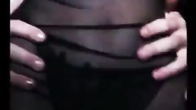 Naked Noah Cyrus
