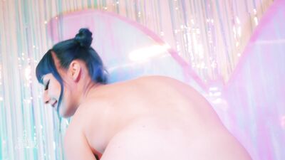 Jewelzblu XXX на OnlyFans