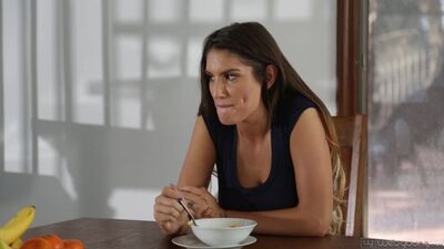 X-CAFE August Ames, Abella Danger [HD 720, lésbico, pornografia nova de 2016]
