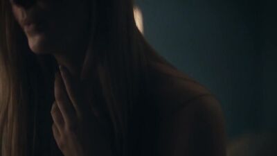 Elle Fanning nuda