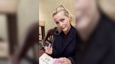 Gillian Anderson nue