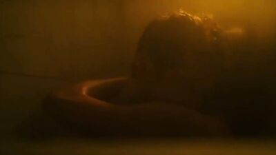 Emily Vancamp desnuda