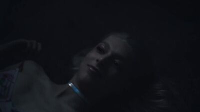Hunter Schafer, Alexa Demie e Barbie Ferreira nude