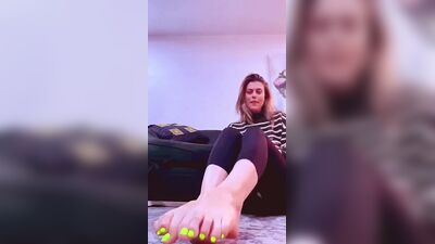 Lindsey Shaw nackt