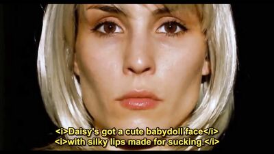 Noomi Rapace nue
