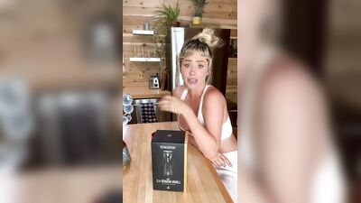 Sara Underwood nue