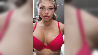 Сидней Рэйнс жалаңаш