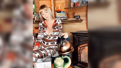 Sara Underwood nue