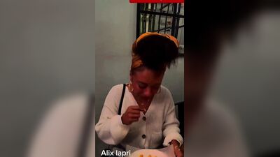 Alix Lapri nuda