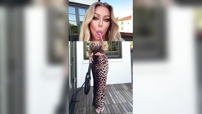 Naked Aubrey O'day