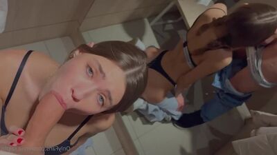 OnlyFans: Adolescente follada en público 2 - Adolescente, rubia, porno en público