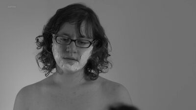 Eleanore Pienta, Joanna Arnow desnudas - Bad At Dancing (EE. UU., 2015) 1080p WEB / Eleanore Pienta, Joanna Arnow - No se me da muy bien bailar