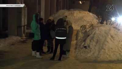 El cadáver de un hombre fue hallado en el porche de la entrada de un edificio en la avenida Pobeda