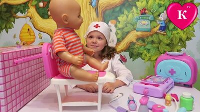 Poupées Poupsiki : DU SANG AU DOIGT Baby Born - Dessin animé avec les poupées Baby Born - On joue au docteur
