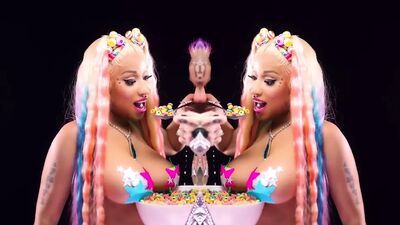 Les gros seins de Nicki Minaj