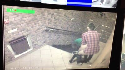 Domowe porno – para została przyłapana przez kamerę monitoringu. Ochroniarze się śmieją)) [720p]