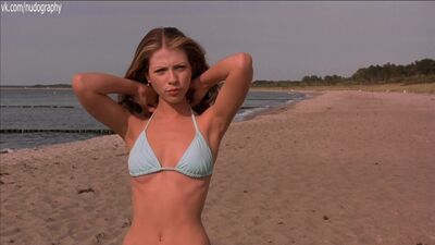 Decidió desnudarse: Michelle Trachtenberg en la película «EuroTrip» (2004) 1080p