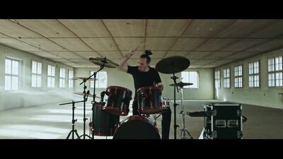 Oceans com Misstiq Earth Caller - SLAVES TO THE FEED (2024)