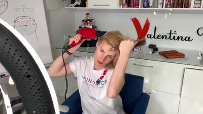 Pięknej kobiety się nie rodzi, nią się staje! ⠀ Dzisiaj podczas transmisji na żywo na moim Instagramie pokazałam kulisy, ale nie w całości