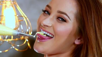 [HollyRandall] (Дані Деніелс) «Гаряче на кухні» XXX (2016) (1080p HEVC)