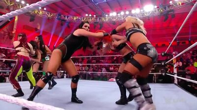 Gigi Dolin y Jacy Jayne contra Indi Hartwell y Persia Pirotta contra Io Shirai y Zoey Stark