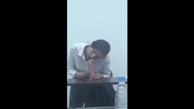 ¡CÁMARA OCULTA! EN EL COLEGIO ENSEÑAN A HACER MAMADAS