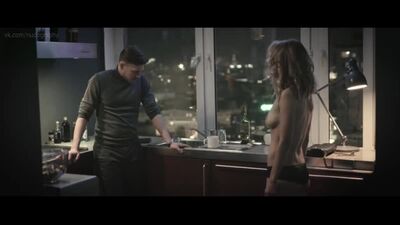 Maria (Marusya) Zykova nua no filme «Primeiro Amor» (Evgeny Morozov, 2016)