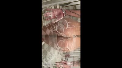 OnlyFans: Schwester Astafieva (zusjeofficial) – Leak: Squirting