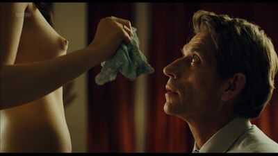Сара Форестье жалаңаш – Халықтың аты (Франция, 2010) 1080p
