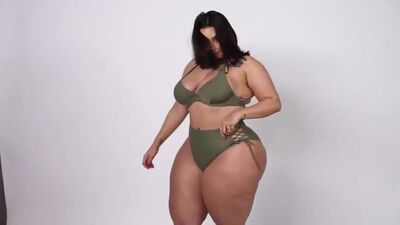 Allhailkingsteph, conjunto de dos piezas de Fashion Nova, probado por Pawgy Curvy