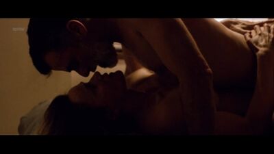 Lucia Mascino desnuda - Amores que no saben estar en el mundo (Italia, 2017)