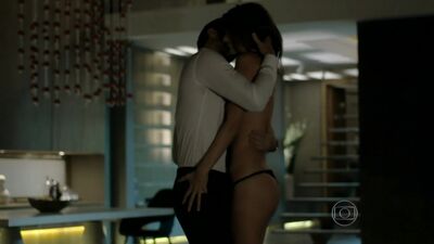 Alessandra Ambrosio Nua - Verdades Secretas (2015) 1.ª temporada, 1.º episódio, HD 1080p