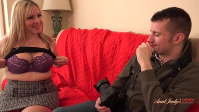 Чарлі Рей, секс, молода дівчина-підліток, порно, товста дупа, товстушка, великі натуральні цицьки, пишні форми, трах у дупу, груди, секс, пухкенька, пишне тіло, блондинка, кохання (Найс)