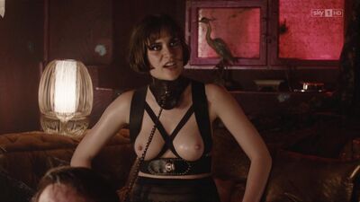 Sophie Pfennigstorf and Unknown Nude - Babylon Berlin S02E05 (2017) 1080p HDTV / Sophie Pfennigstorf - Babylon Berlin