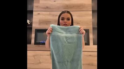 A dwarf OnlyFans model with two vaginas