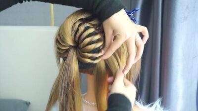 Nuevo peinado «Twisted Juda» para bodas: peinados para invitadas de boda; peinados recogidos sencillos para el baile de fin de curso