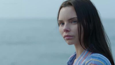 Eline Powell – Siren, temporada 2, episodio 1 (2019) HD 1080p ¿Desnuda? ¡Qué sexy! Ver online / Eline Powell – Siren