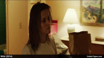 Reese: escenas de sexo con desnudos y posiciones brutales, como la del «cucaracha» y la del «cuchara»