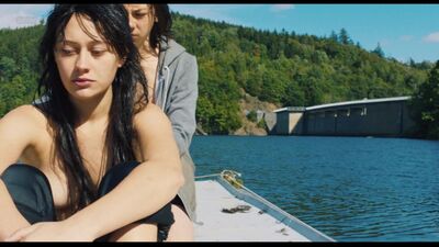 Николь Мерседес Мюллер жалаңаш – Чик (Германия 2016) 1080p