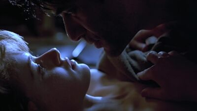 Julie Delarme Nua - É a tangente que eu mais gosto (Amor, Matemática e Sexo, 1997) / Julie Delarme - Sexo, amor e matemática