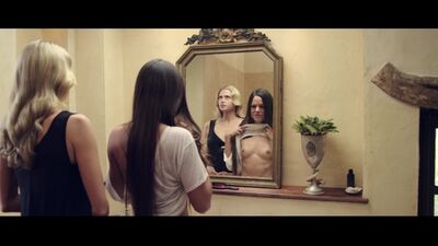 Sarah Butler nuda - The Stranger Within (2013) HD 1080p Guarda online