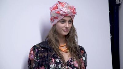 Gigi Hadid, Bella Hadid und Taylor Hill hinter den Kulissen der Anna-Sui-Modenschau Frühjahr 2019 _ Vogue
