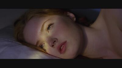 Ellie Bamber - Alta risoluzione (2018) HD 1080p Nuda? Sexy! Guarda online / Ellie Bamber - Alta risoluzione