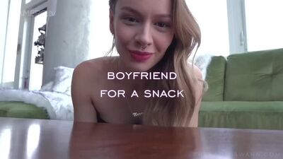 Olbrzymka Naomi Swann